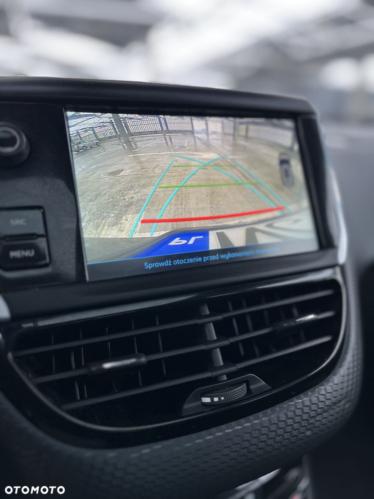 Peugeot 2008 PureTech 110 Stop&Start EAT6 Allure - 21