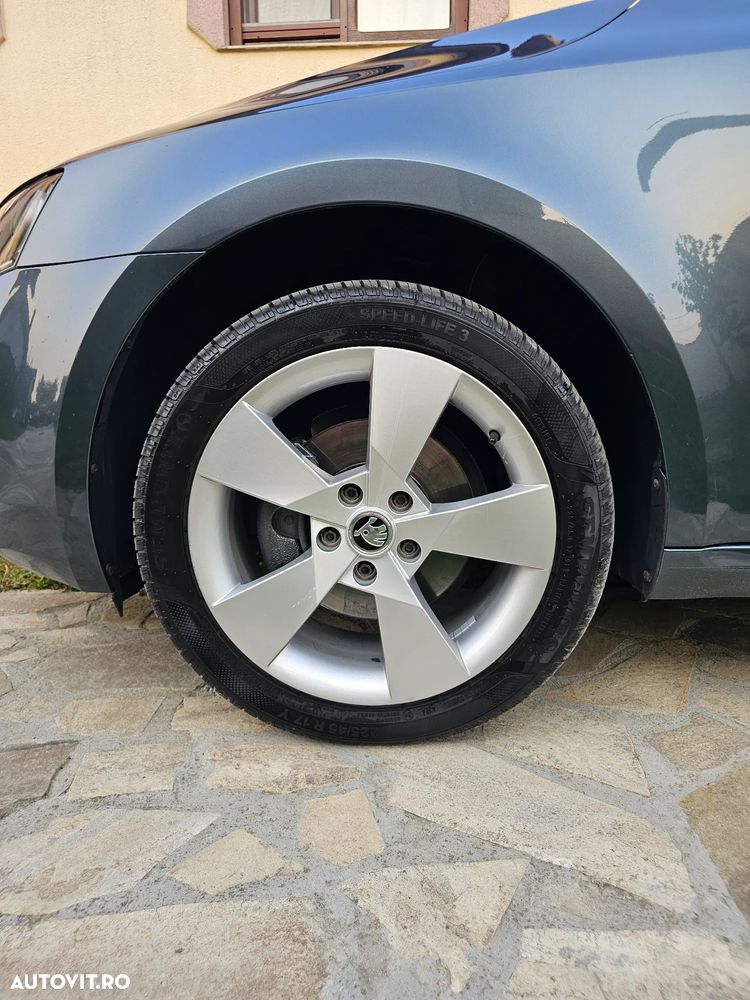 Skoda Octavia 2.0 TDI 4X4 ELEGANCE - 11