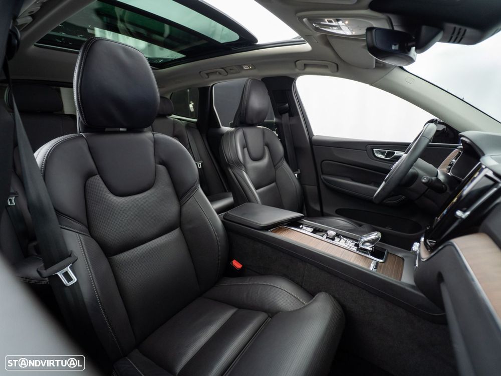 Volvo XC 60 2.0 T6 PHEV Plus Dark - 41