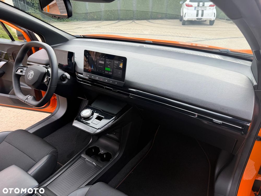 MG 4 Luxury 64 kWh - 16