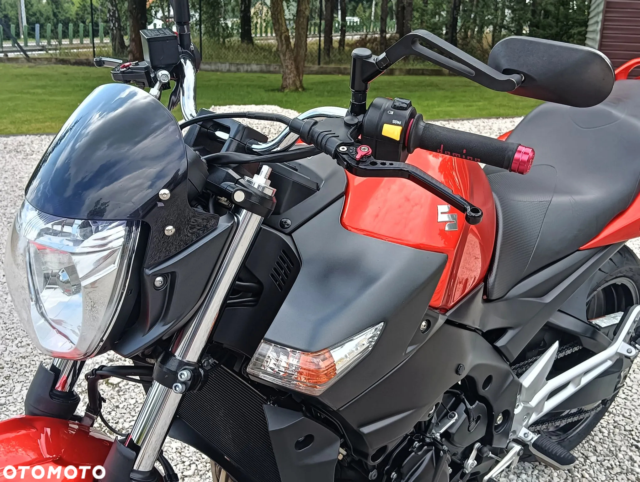Suzuki GSR - 15