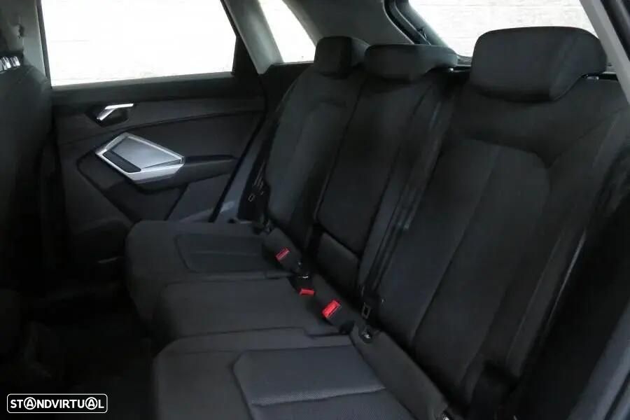 Audi Q3 35 TFSI Advanced — fotografia 14