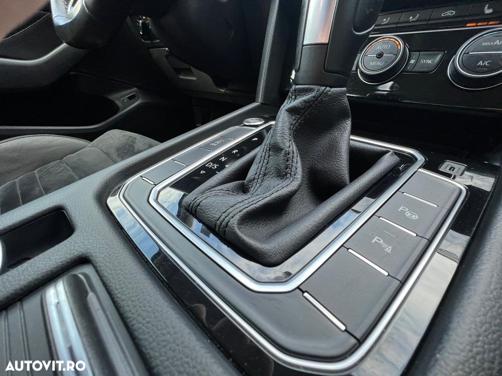 Volkswagen Passat 2.0 TDI DSG Comfortline - 23