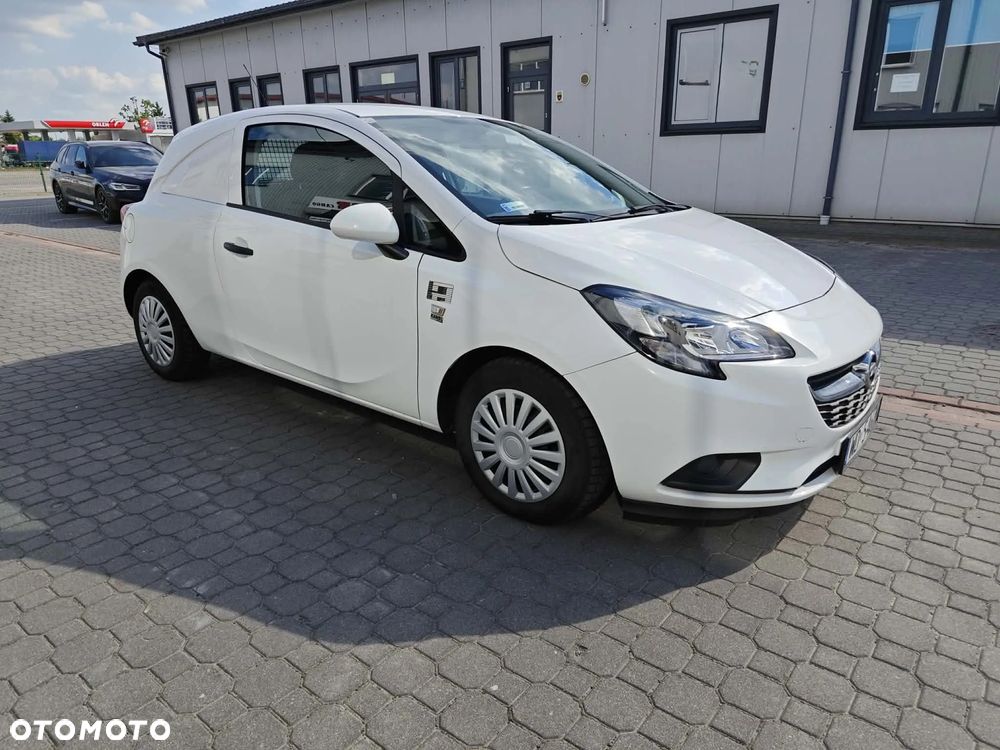 Opel Corsa 1.2 16V Essentia - 2