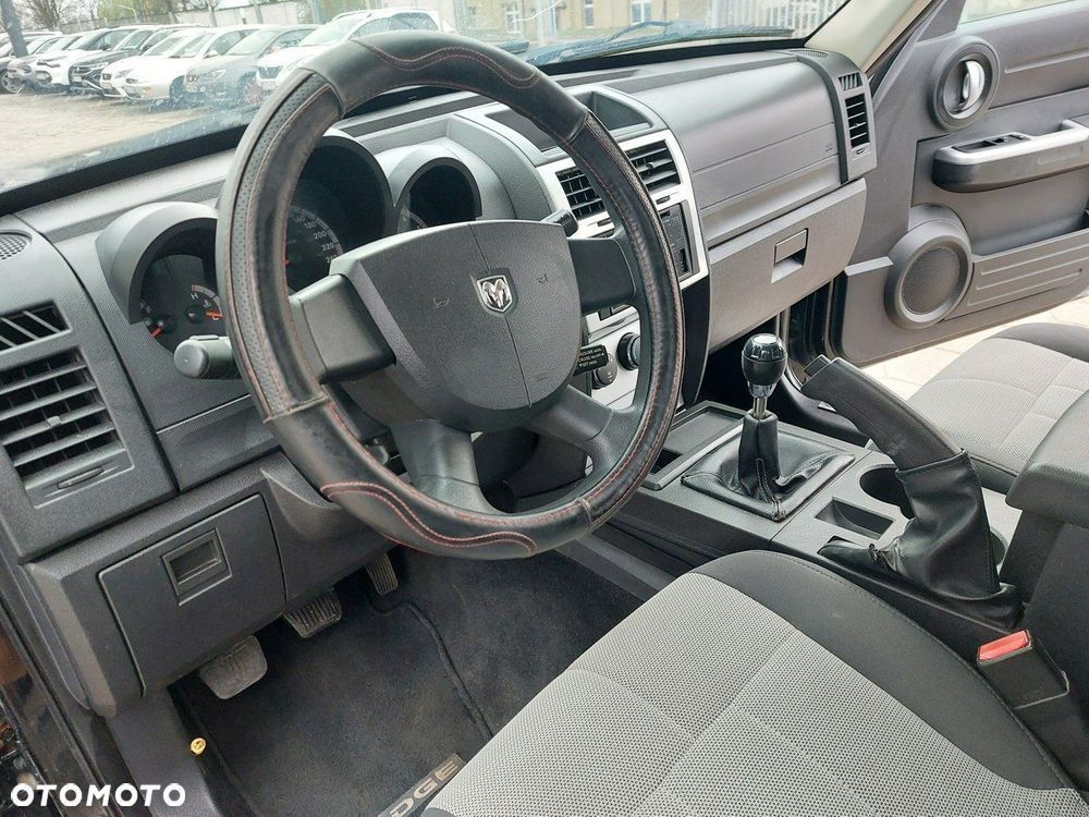 Dodge Nitro - 16