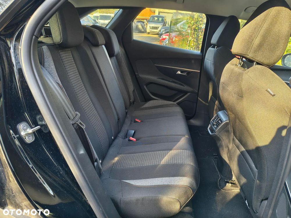 Peugeot 3008 1.5 BlueHDi Allure S&S EAT8 - 8