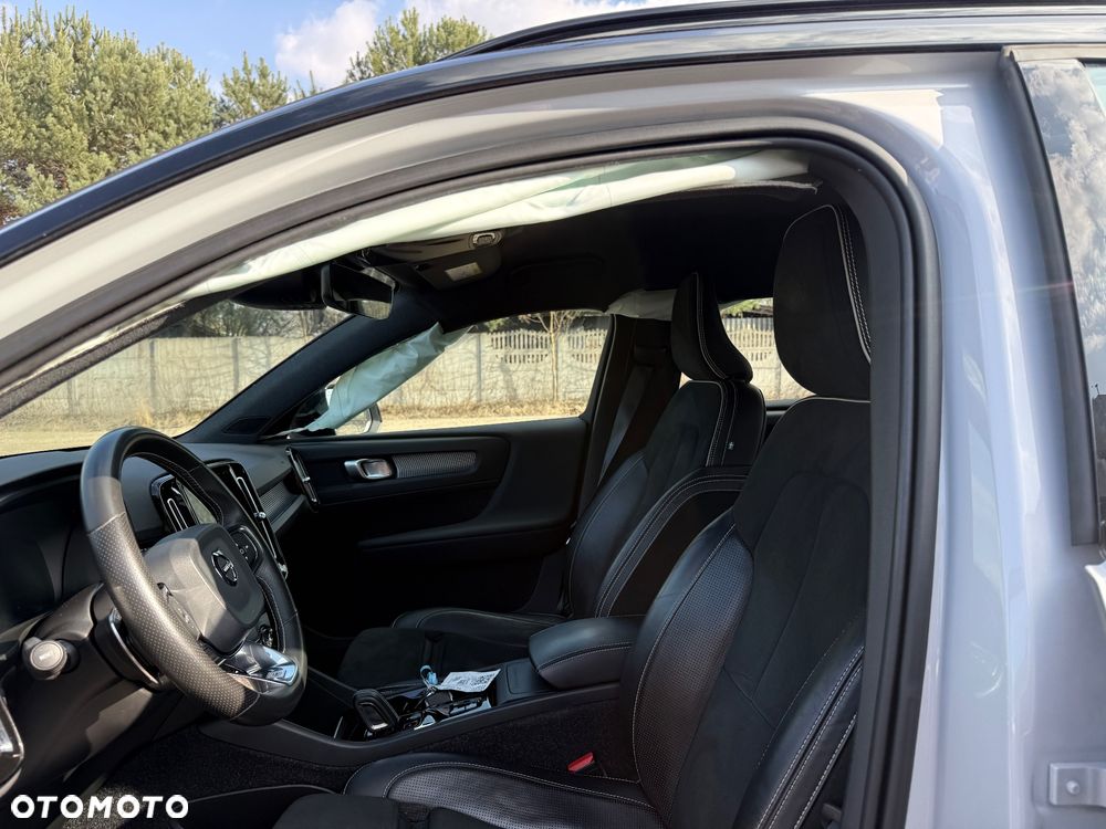 Volvo XC 40 D3 AWD Geartronic R-Design - 24