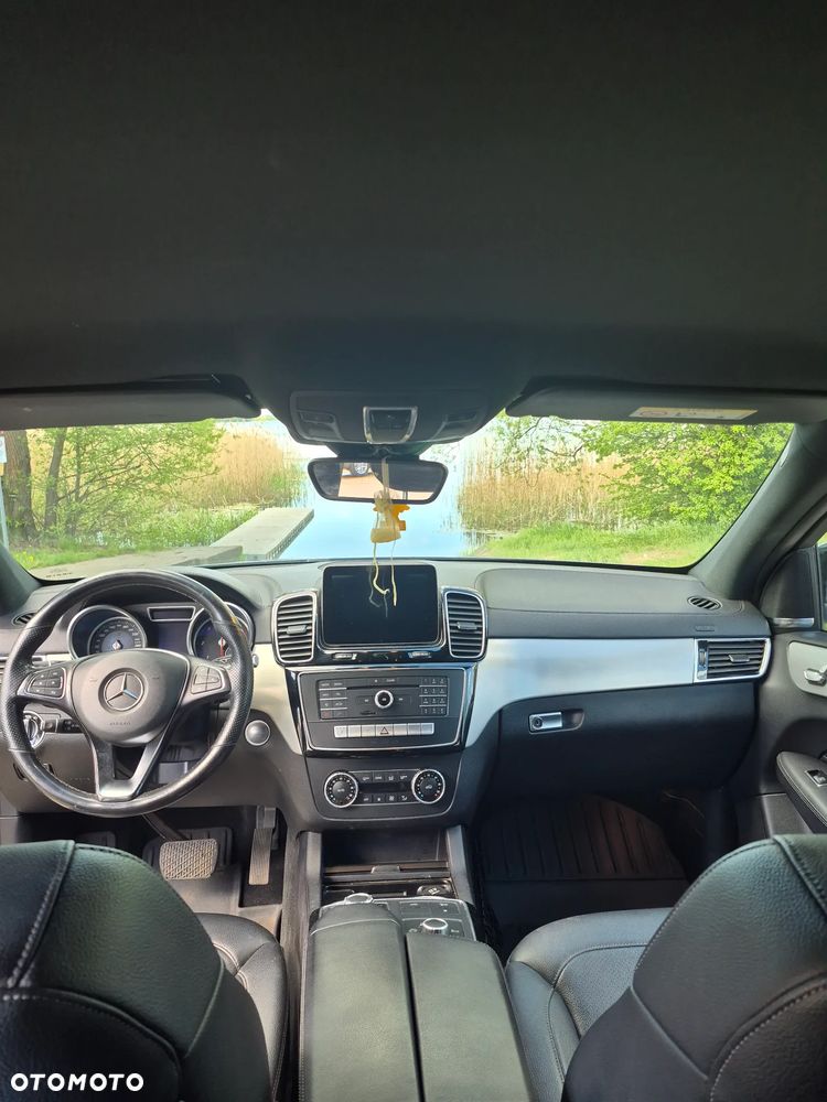 Mercedes-Benz GLE - 12