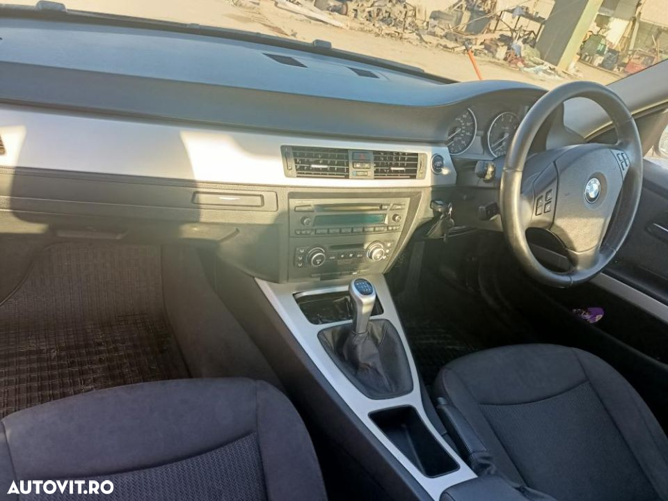 dezmembrez BMW e90 facelift n43 b20a - 5