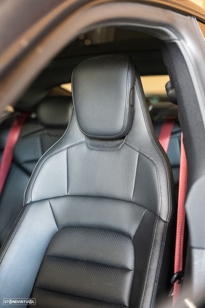 Porsche Taycan 4 - 13