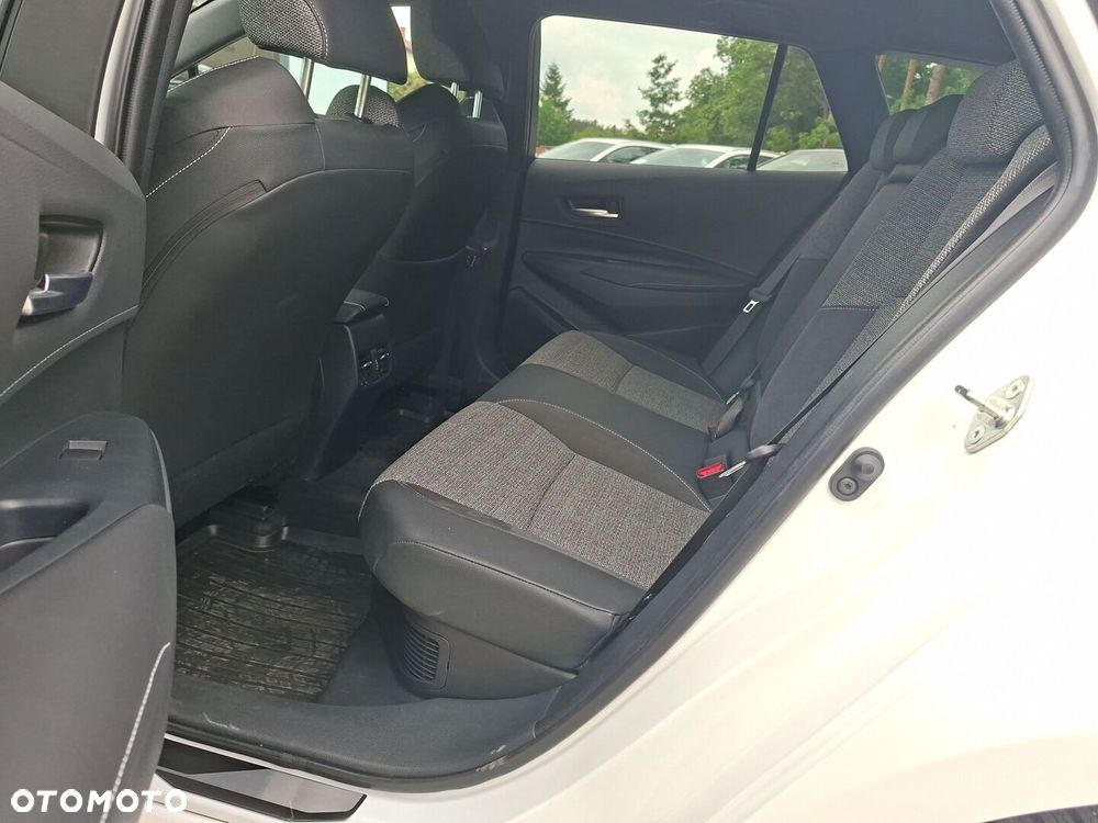 Toyota Corolla - 12