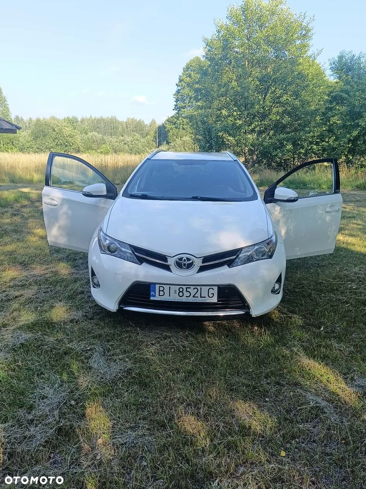 Toyota Auris 1.6 Premium - 2