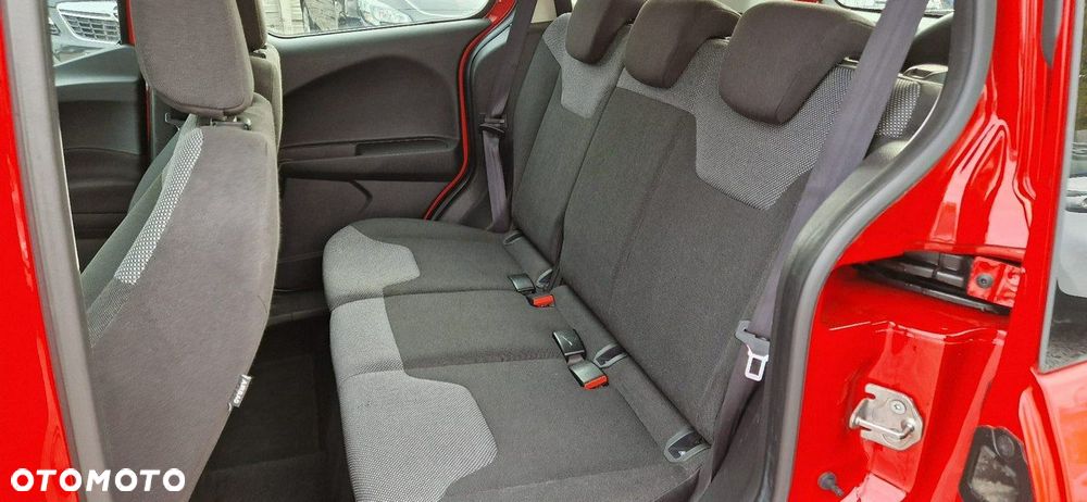 Ford Tourneo Courier - 29