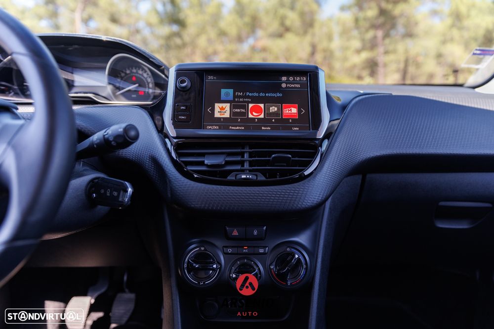 Peugeot 208 1.5 BlueHDi Signature - 32