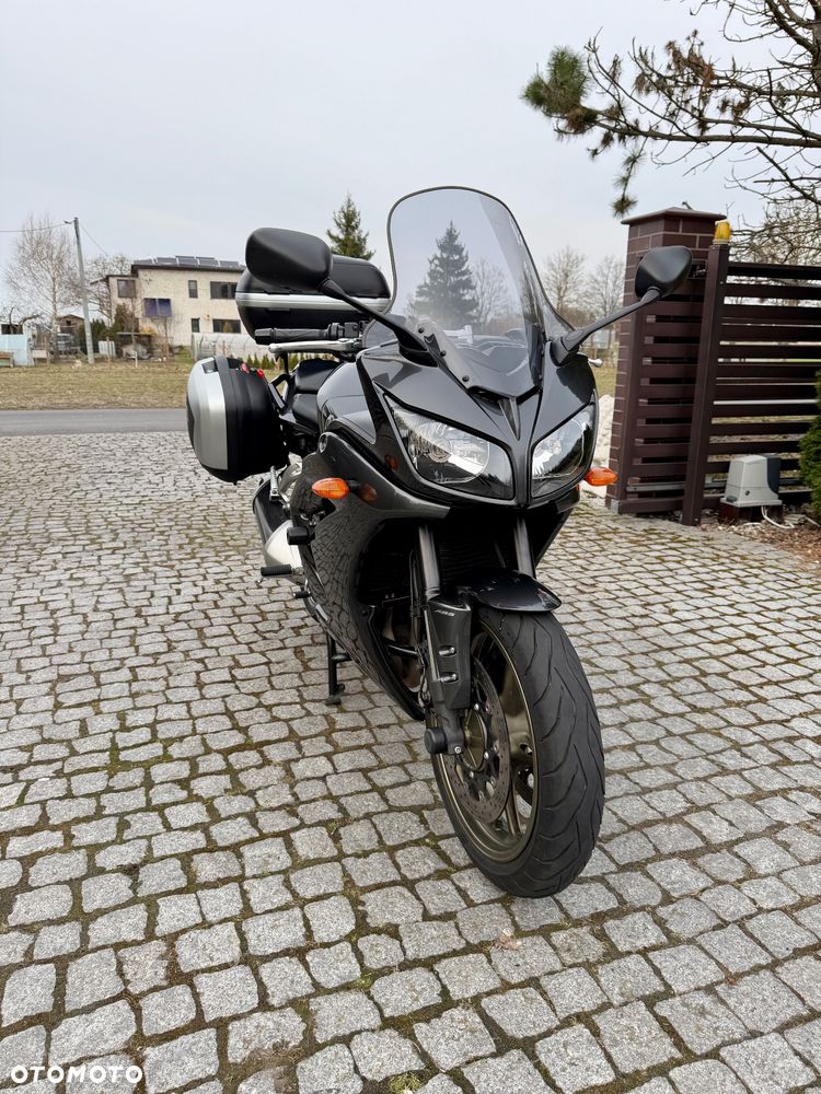 Yamaha FZ - 11