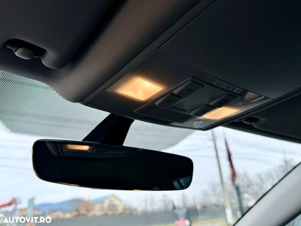 Volkswagen Golf 1.6 TDI Comfortline - 31