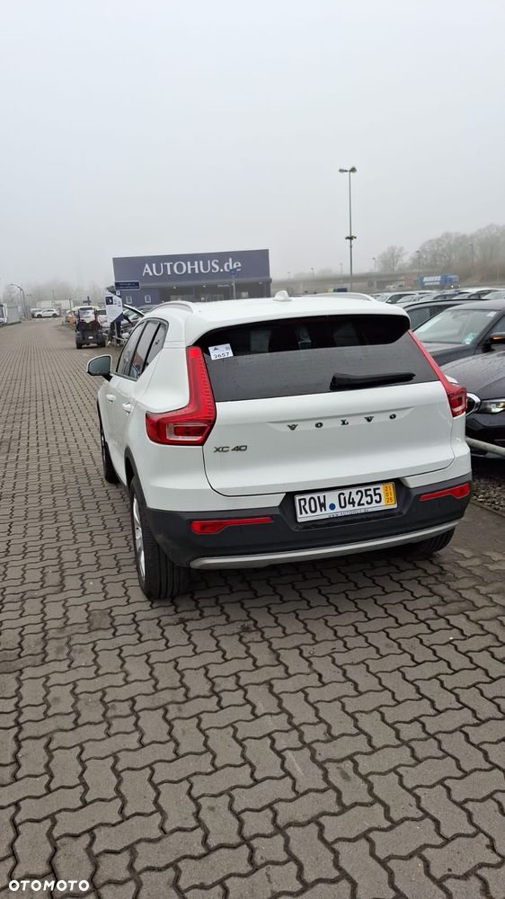 Volvo XC 40 D3 SCR Momentum Core - 8
