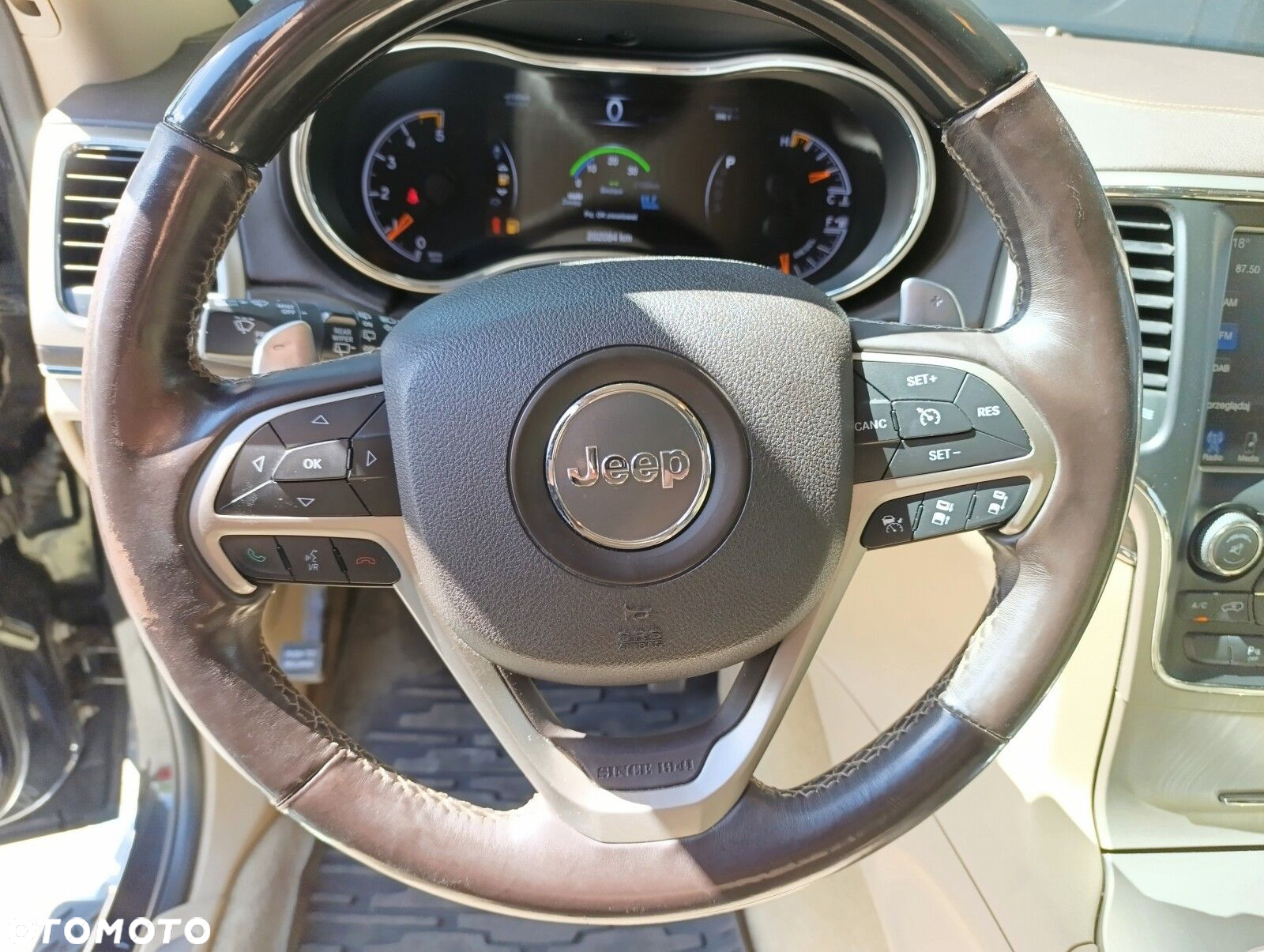 Jeep Grand Cherokee - 17