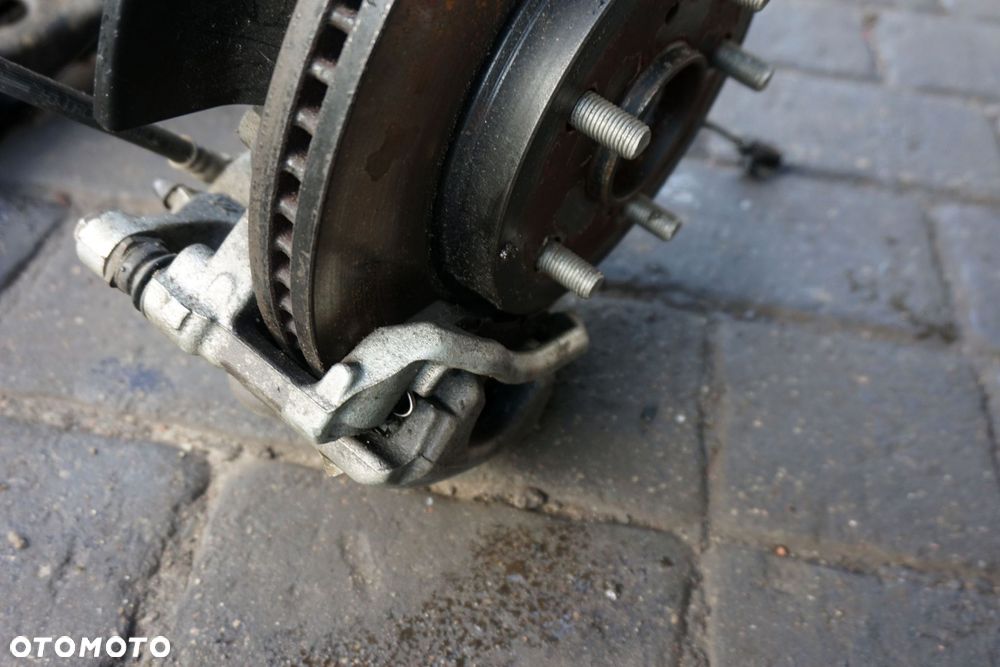 ZACISK HAMULCOWY LEWY PRZÓD YARIS CROSS 1.5 12V HYBRID 47750-02490 TOYOTA 2020- - 1