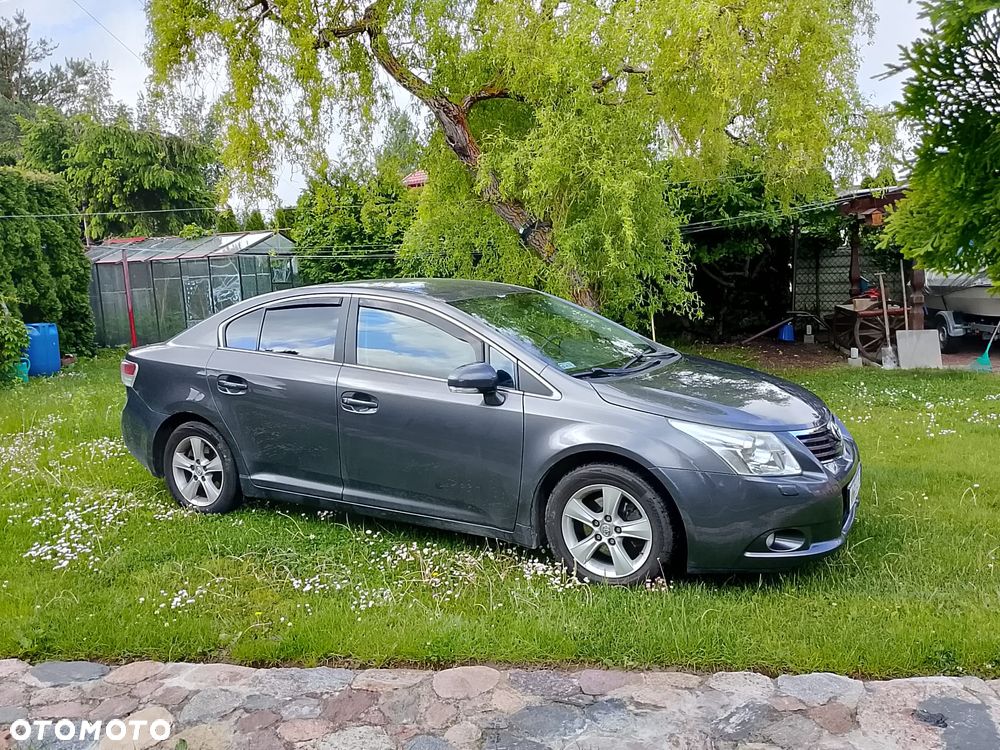 Toyota Avensis - 1