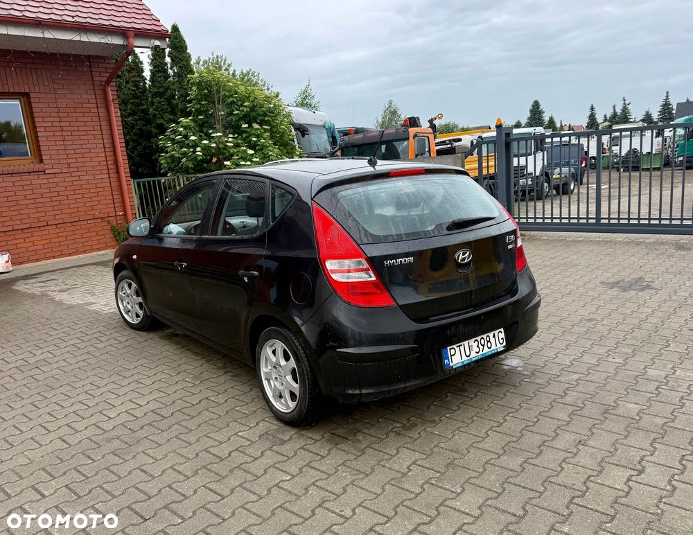 Hyundai i30 1.4 Base + - 4