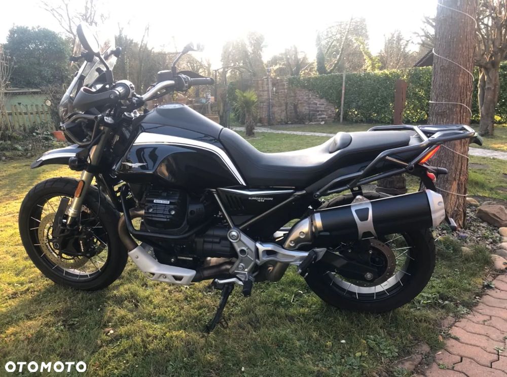 Moto Guzzi V85 - 1