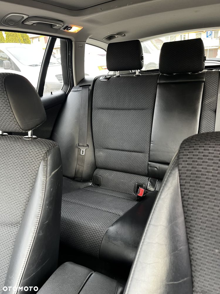 BMW Seria 3 320i - 13