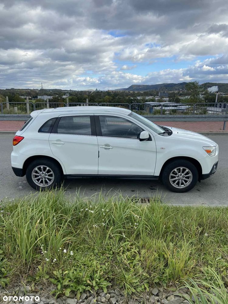 Mitsubishi ASX - 10