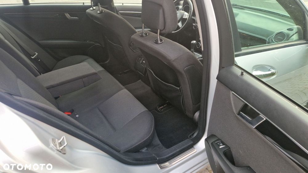 Mercedes-Benz Klasa C 200 CDI BlueEff Classic - 16