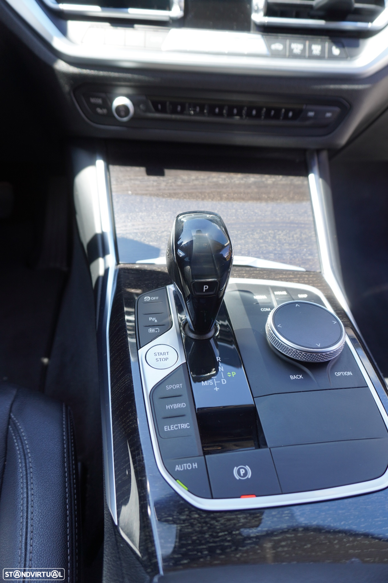 BMW 330 e Touring Line Luxury Auto - 17