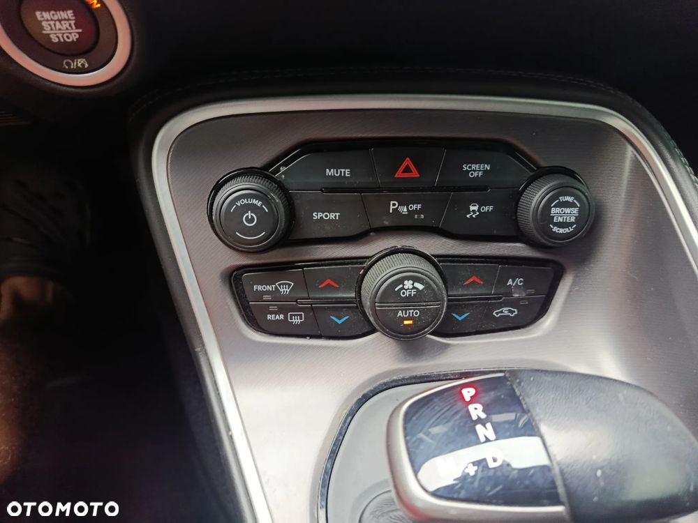 Dodge Challenger 3.6 SXT - 18