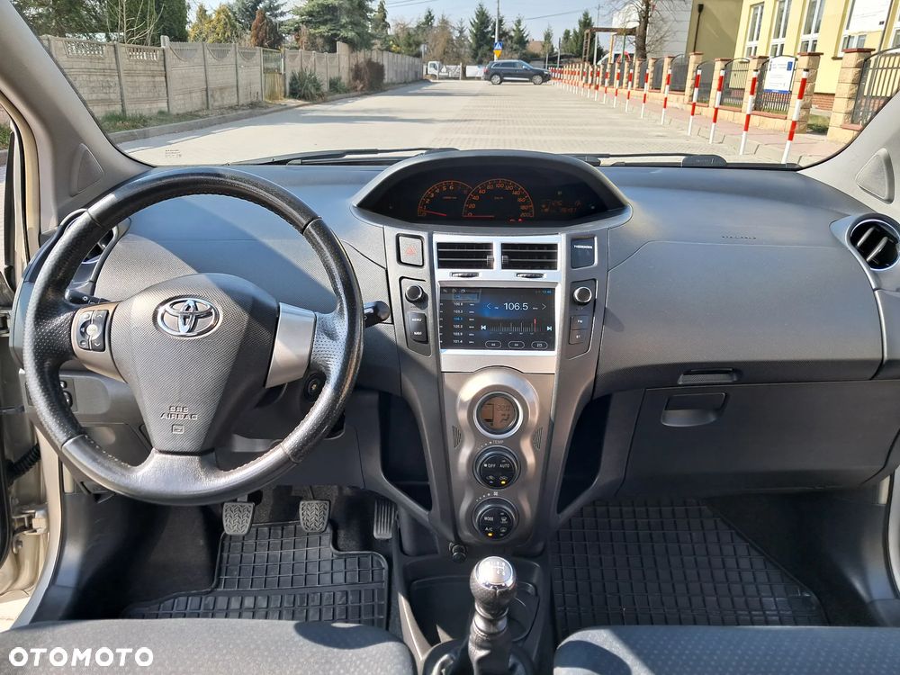 Toyota Yaris 1.33 Sol - 15