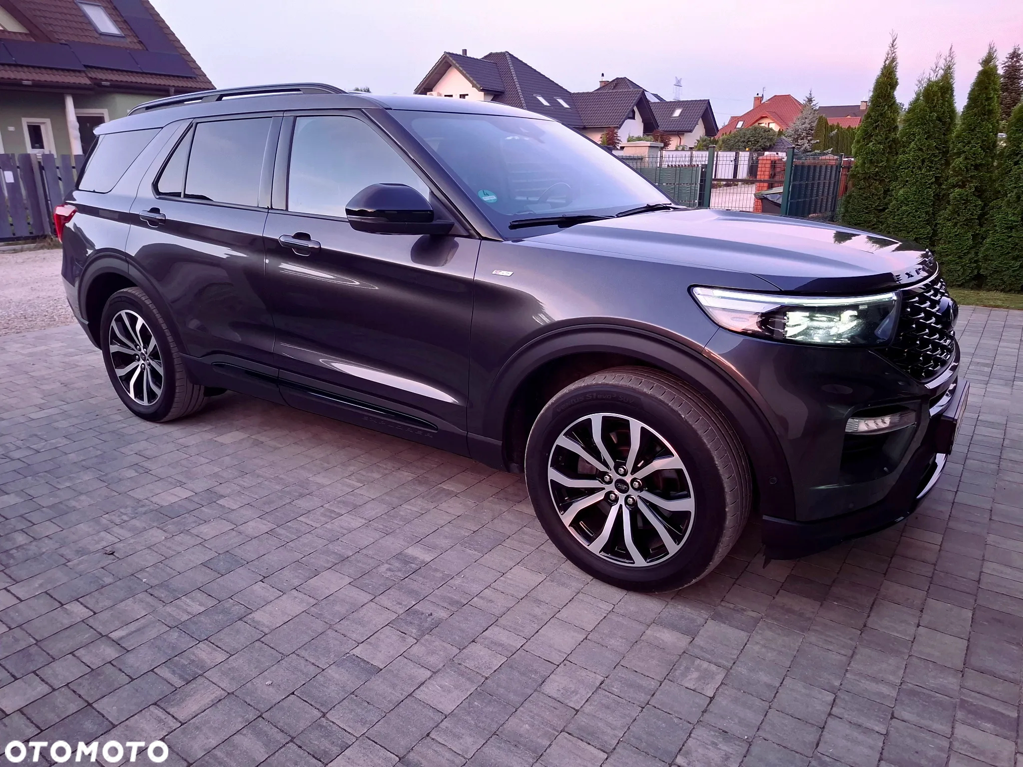 Ford Explorer - 13