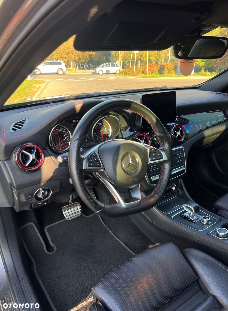 Mercedes-Benz GLA AMG 45 4-Matic - 14