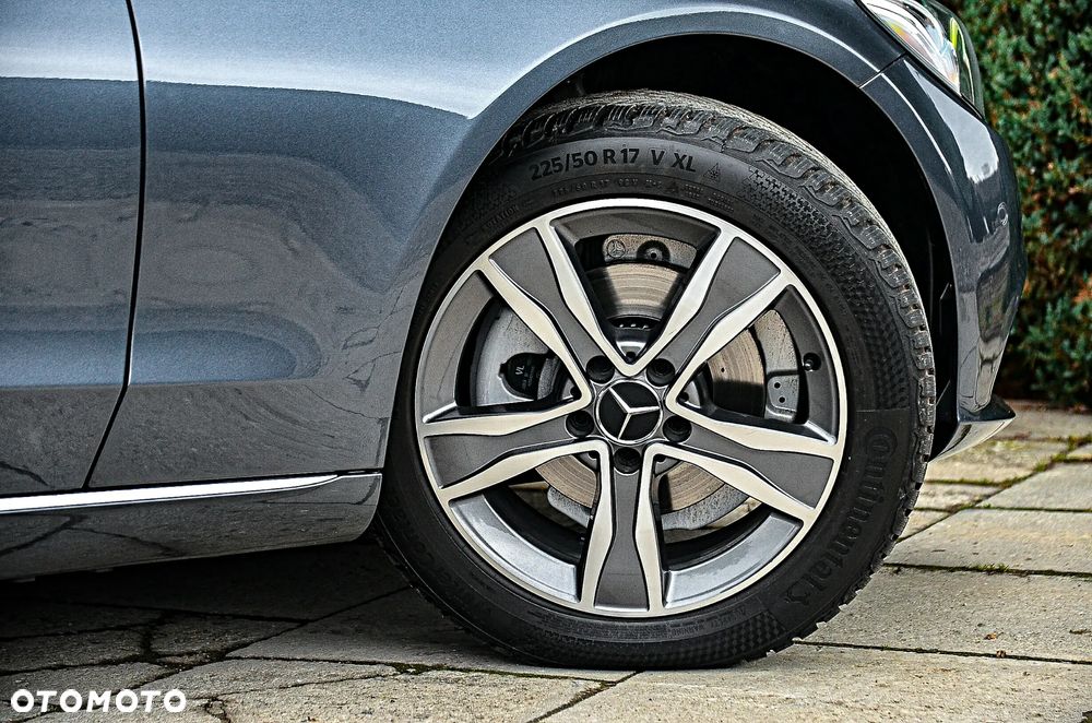 Mercedes-Benz Klasa C 180 7G-TRONIC Exclusive - 19