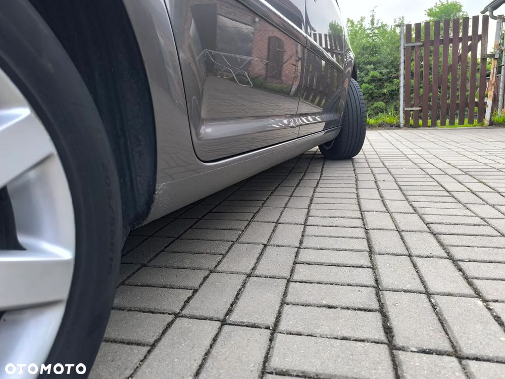 Volkswagen Touran 2.0 TDI DPF Trendline - 36