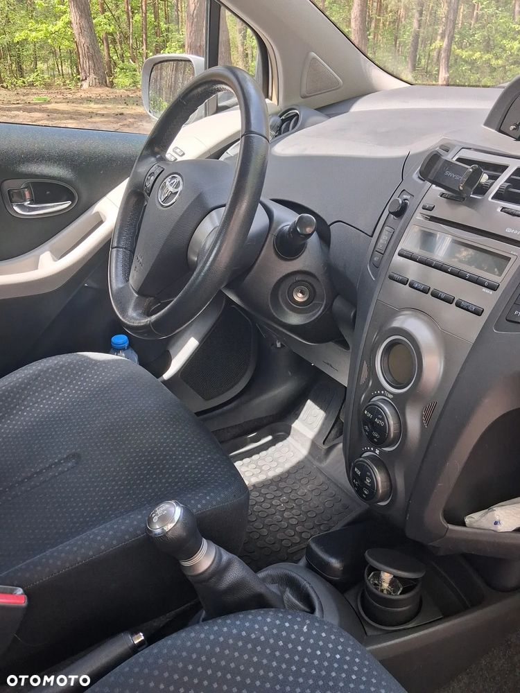Toyota Yaris - 27