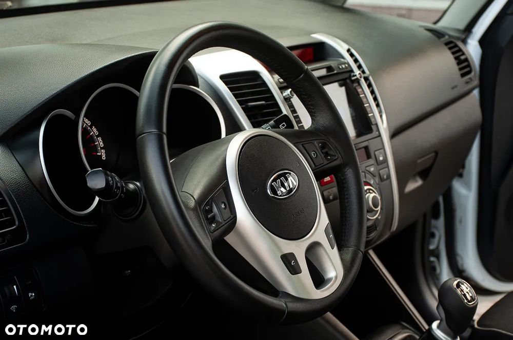 Kia Venga 1.4 CVVT Titanium Collection - 22