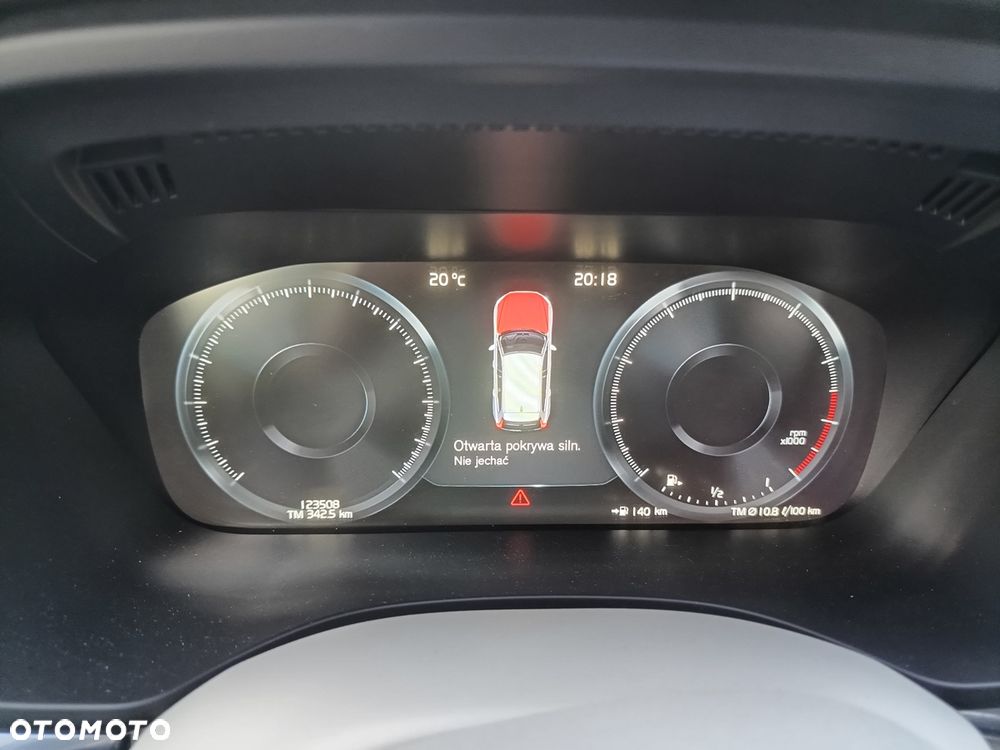 Volvo XC 60 T5 AWD Momentum Pro - 12