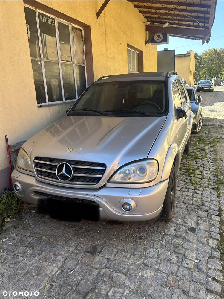 Mercedes-Benz ML 55 AMG - 21