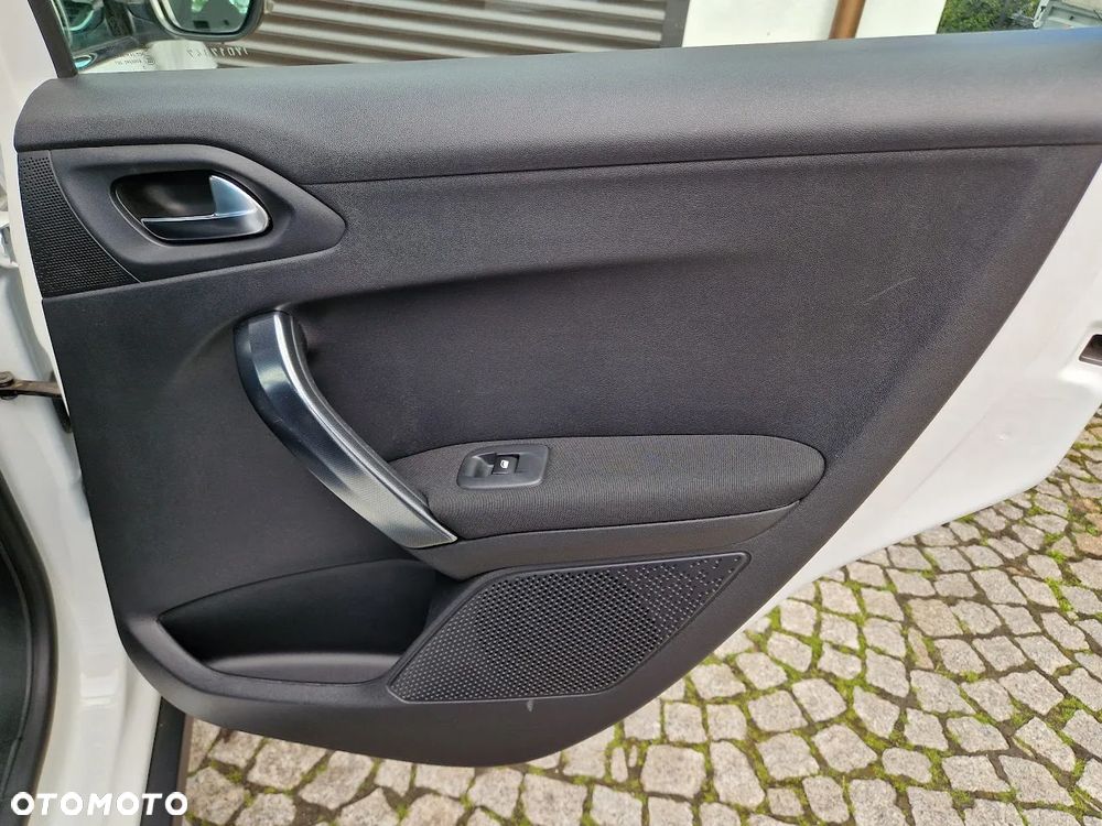 Peugeot 2008 PureTech 110 Stop&Start Allure - 22