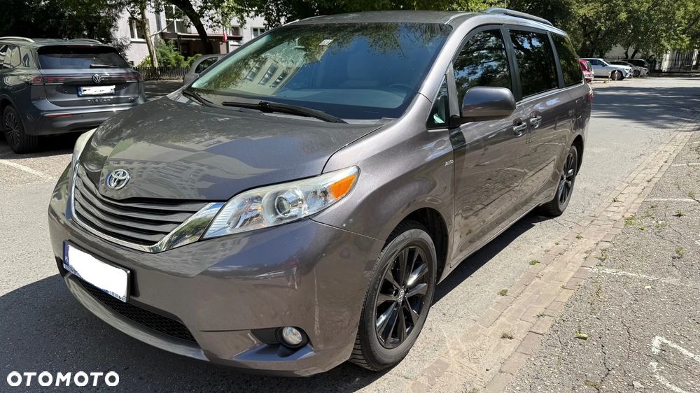 Toyota Sienna 3.5 V6 - 1