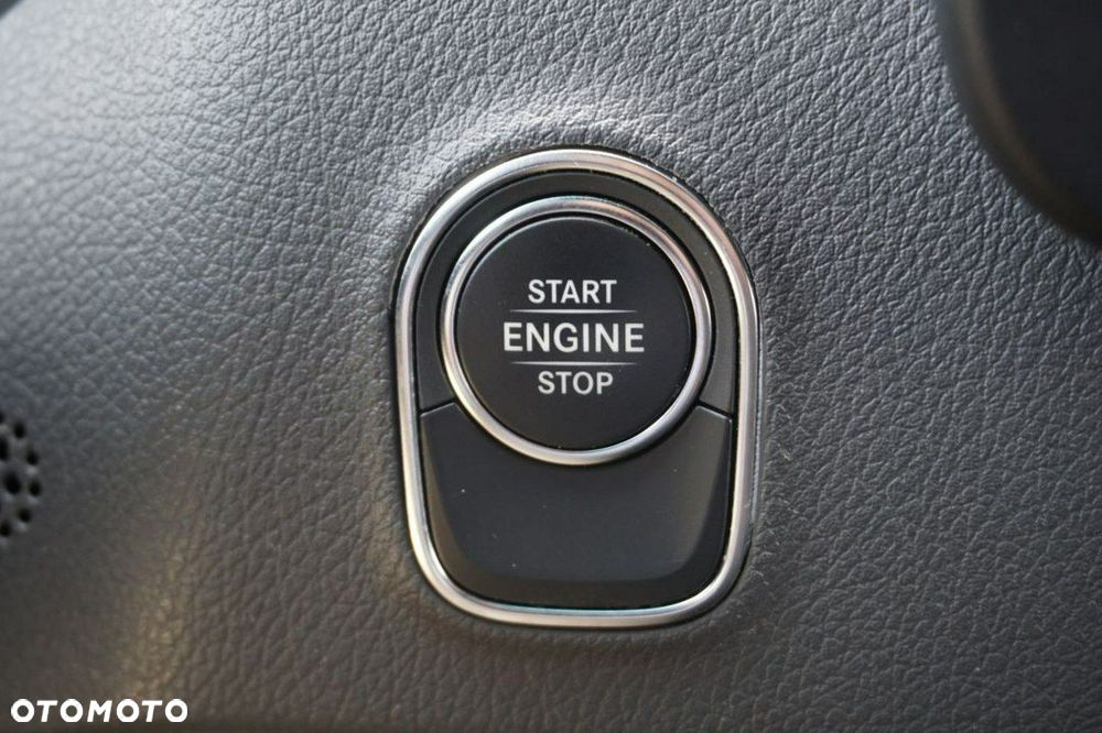 Mercedes-Benz Sprinter - 24