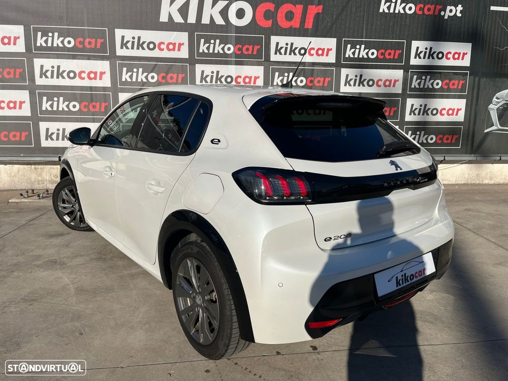 Peugeot e-208 Allure - 9
