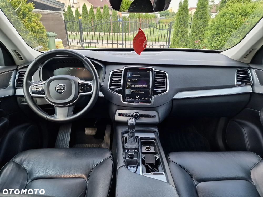 Volvo XC 90 D5 AWD Momentum 7os - 16
