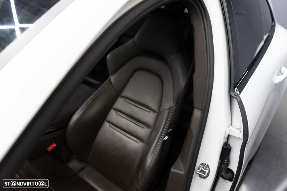 Porsche Panamera Sport Turismo 4 E-Hybrid - 7