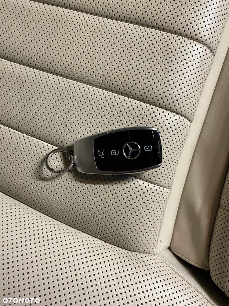 Mercedes-Benz Klasa E 200 4-Matic 9G-TRONIC - 8