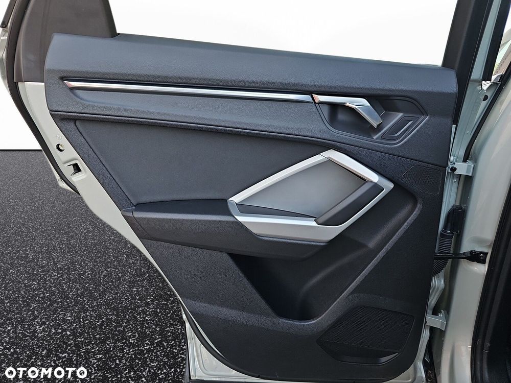 Audi Q3 Sportback - 27
