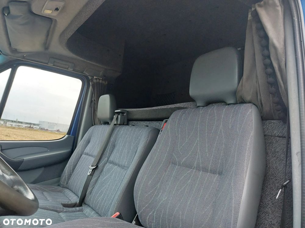 Mercedes-Benz Sprinter - 15