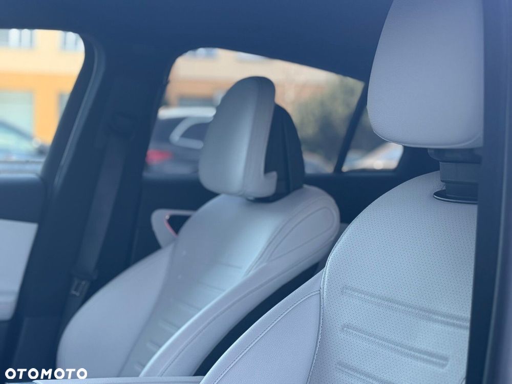 Mercedes-Benz GLC - 14